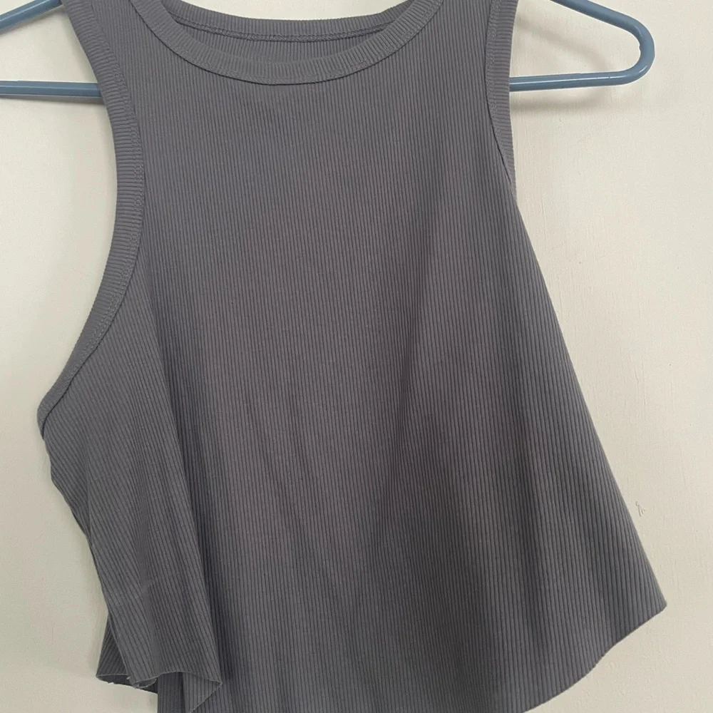 Tank top - Picture 2 of 2